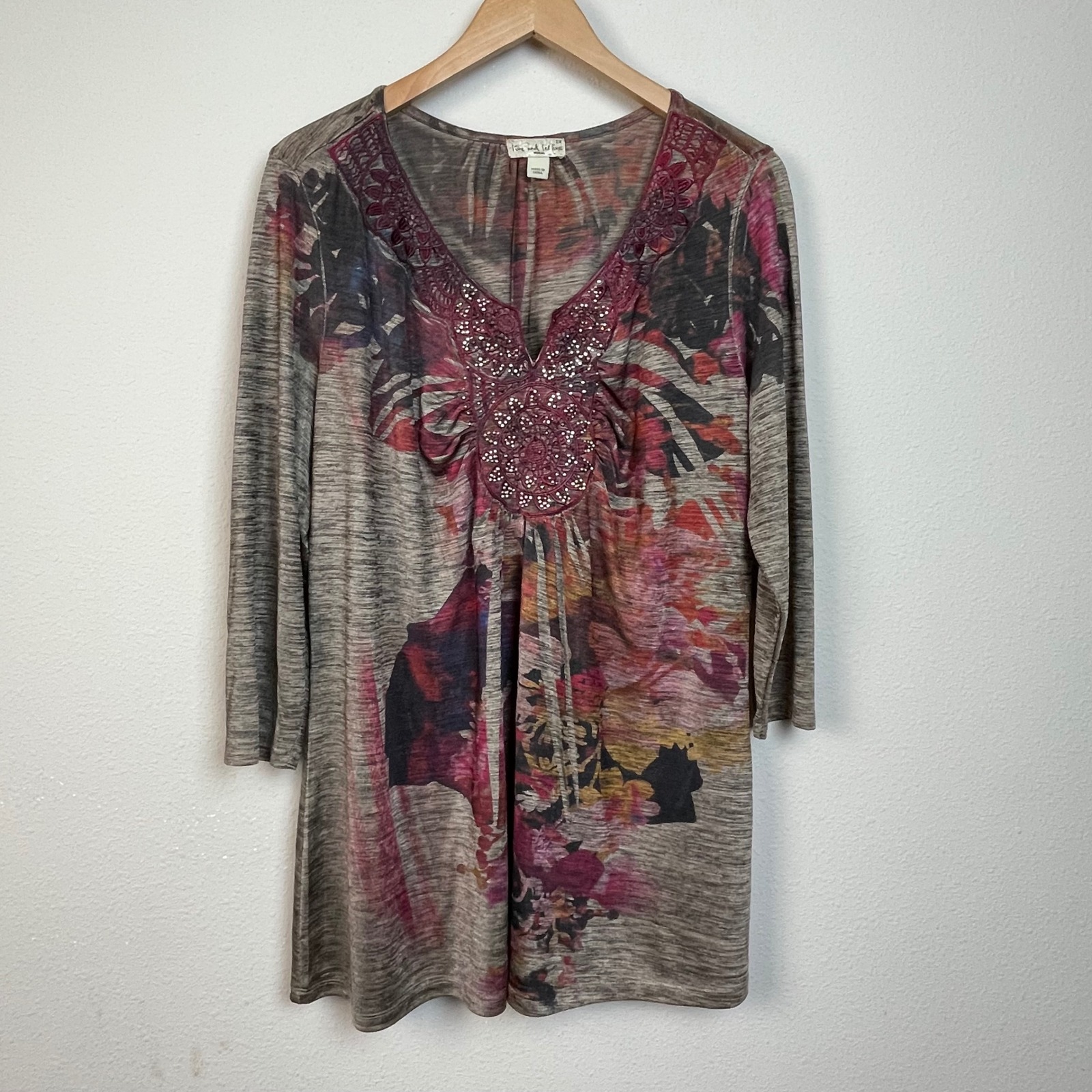 Live And Let Live Woman 2x Long Sleeve V Neck Embellished Floral Print Tunic Top